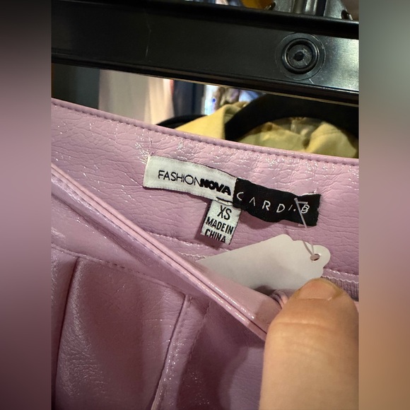 Fashion Nova x Cardi B “I’m First She’s Last” Shimmering Pink Ankle Pants XS - Picture 5 of 9